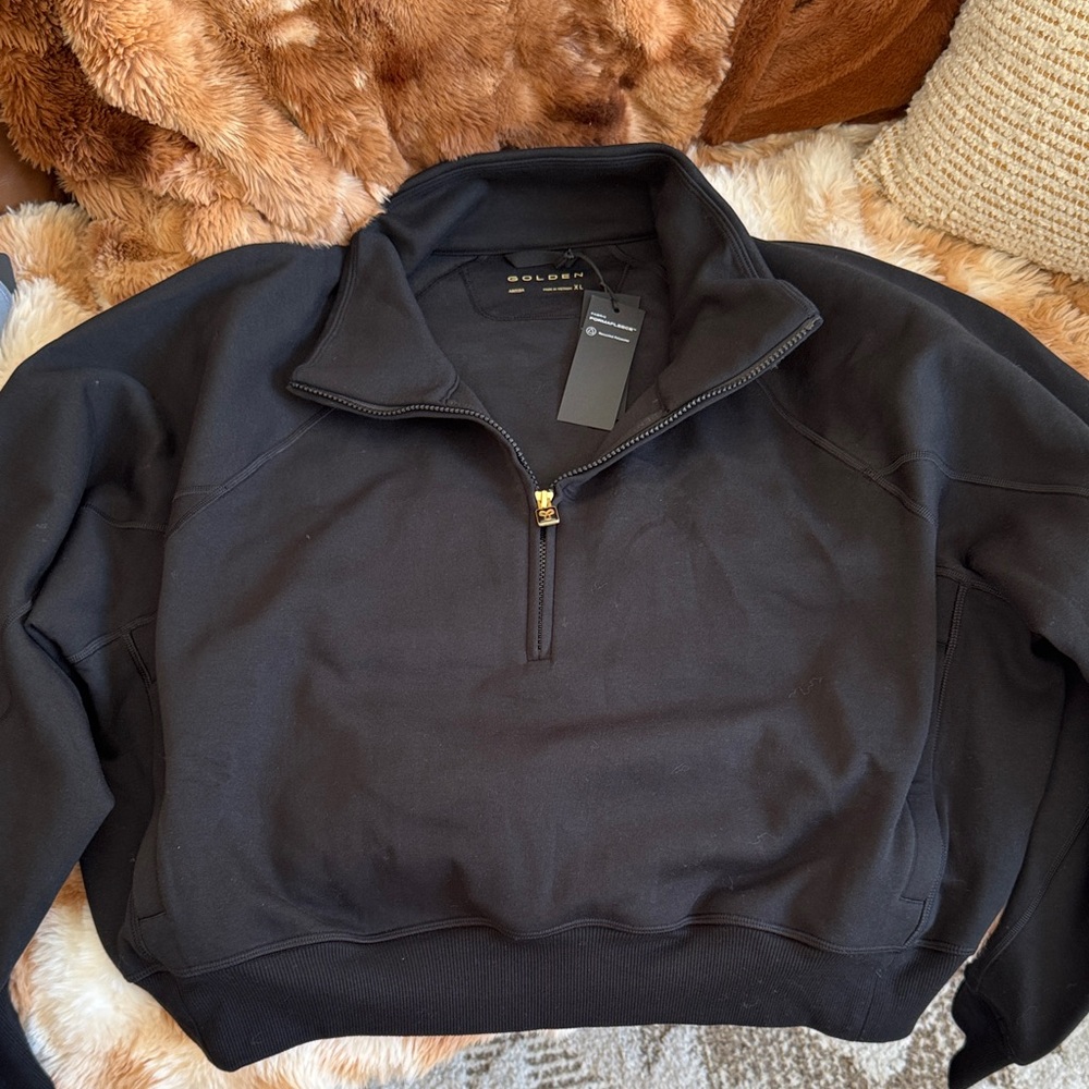 ARITZIA GOLDEN BLACK HALF Zip-Up Sweater